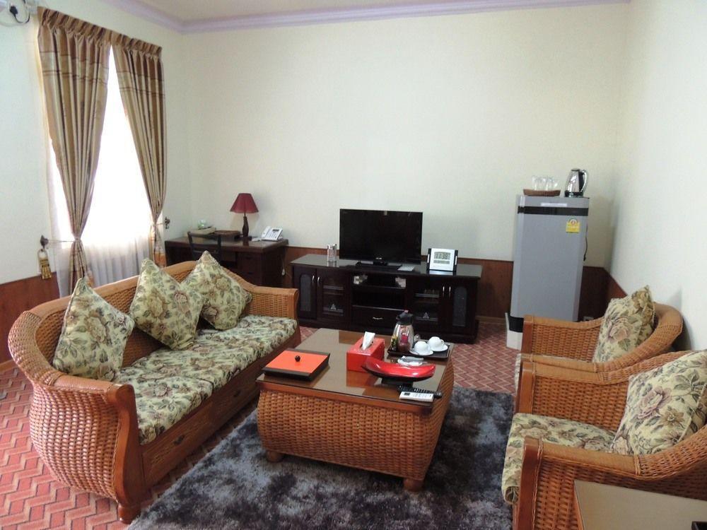 Taunggyi Hotel Exterior foto